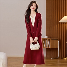 秋季套装裙子2025新款高级温柔气质打底衫假两件毛衣半身裙两件套，女装羊毛衫，艾米