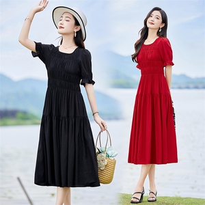 高级感黑色赫本风连衣裙女2026夏季新款收腰修身显瘦气质小黑裙子图片