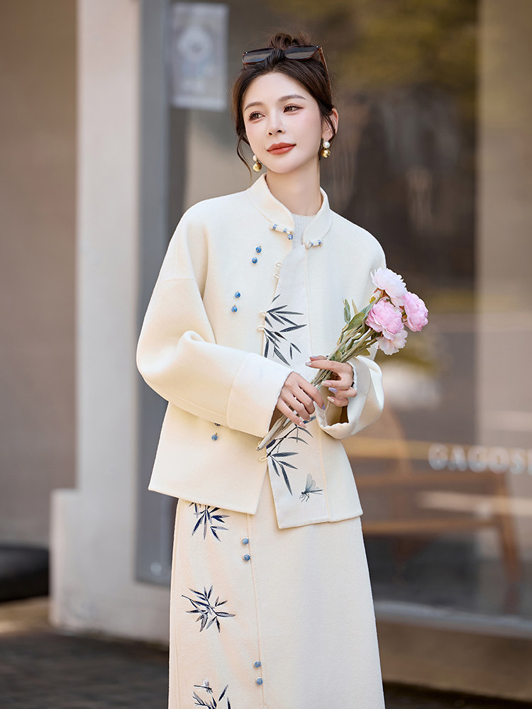 芷墨2025年冬季新款绣花新中式双面呢外套加半身裙两件套装裙,女装套装/套裙,芷墨服饰