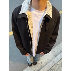 黑色