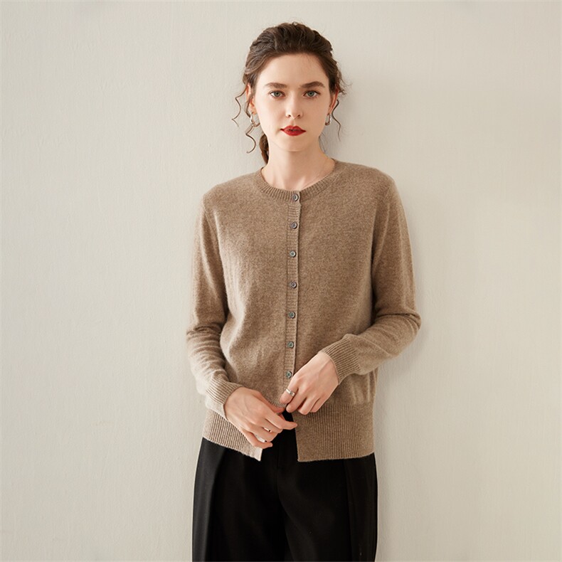 慵懒风半开圆领羊绒针织衫女纯色毛衣宽松上衣25秋季新款套头女装，女装羊绒衫，雪山红莲