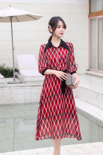 夏季新款韩版雪纺连衣裙，女装连衣裙，裳之恋语