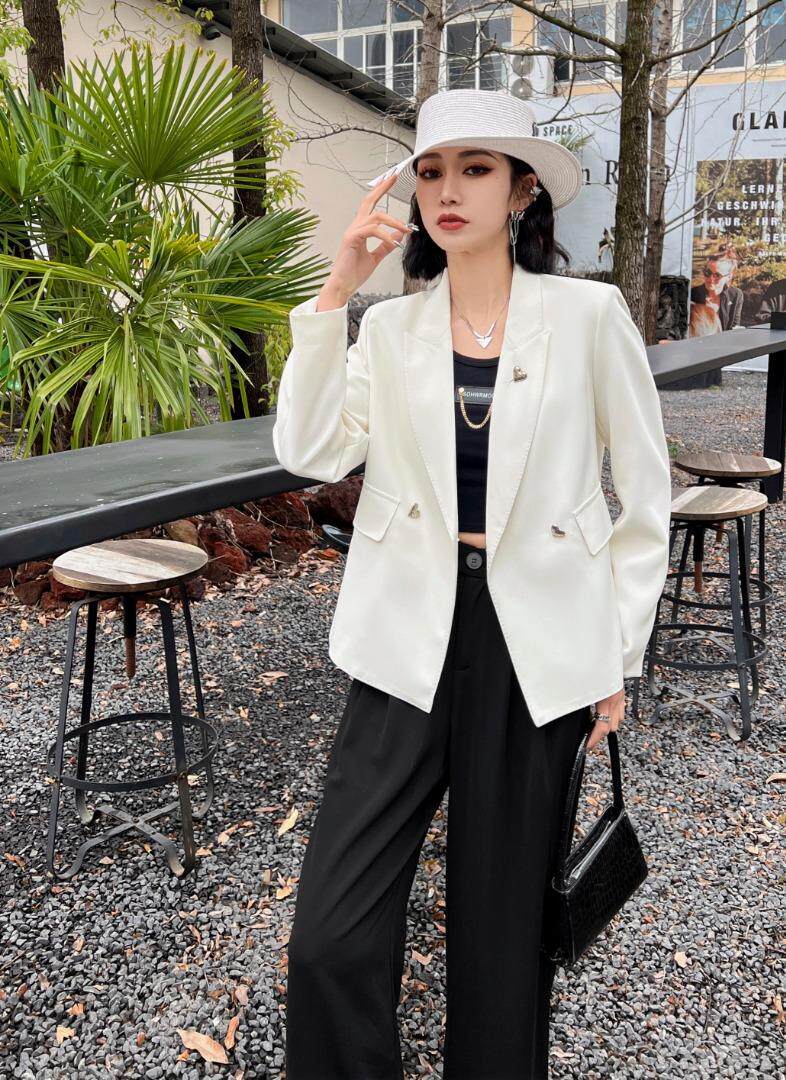 [现货]春款西装，简单大气，两色、三码，女装西装，依柏璐(1F)