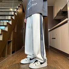 米白色