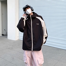 黑色