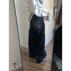 深蓝色