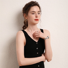 2025一线成衣开衫吊带百搭时尚羊绒舒适简约，女装羊绒衫，雪真羊绒高端店