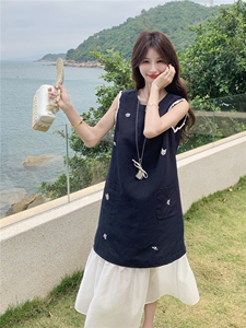 刺绣无袖连衣裙女夏季2026新款韩系减龄休闲甜美假两件拼接背心裙图片