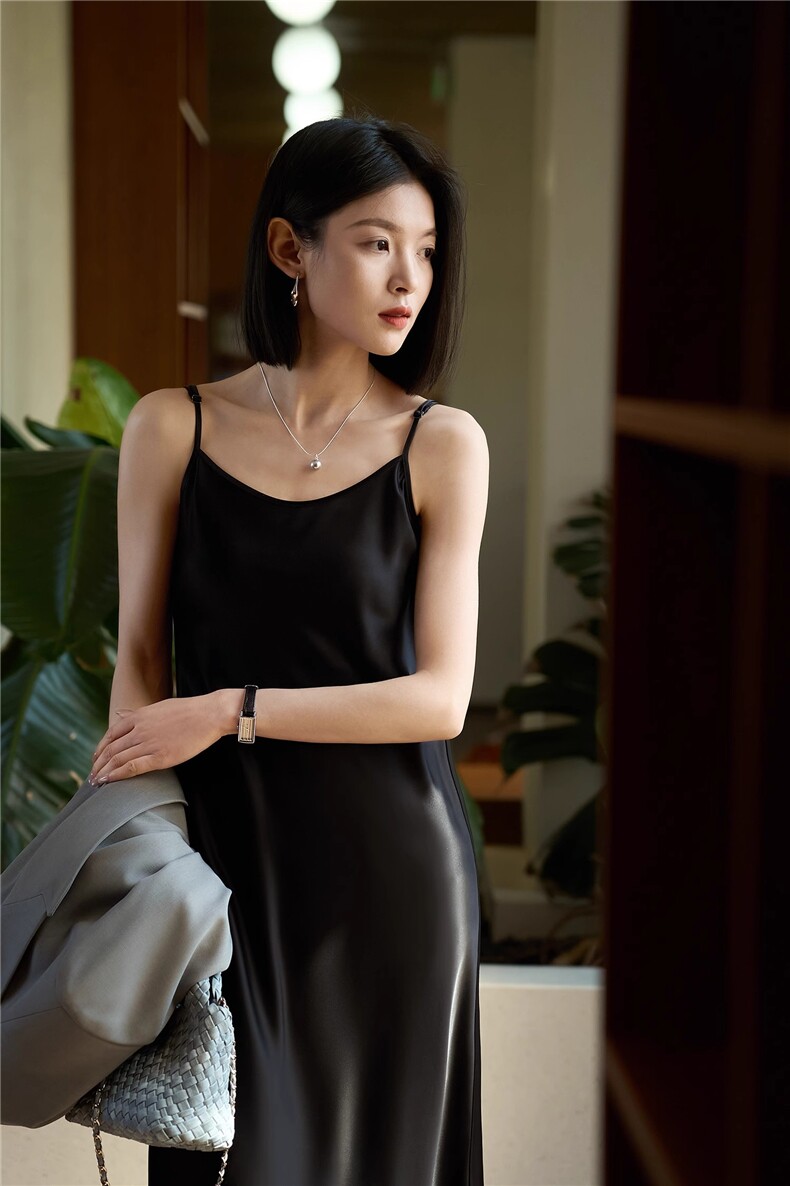 贵感上分！流金岁月老钱柔光优雅吊带连衣裙25新,女装连衣裙,梦白服饰厂