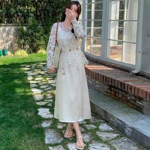 法式缕空吊带连衣裙女2025春夏新款高级感气质宽松显瘦长裙两件套图片