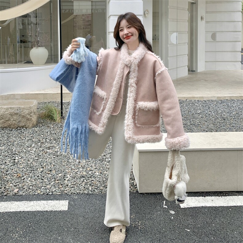 蓝色减龄皮毛一体羊羔毛外套女2025冬新款韩系甜美小个子加厚棉服,女装毛呢外套,2B190