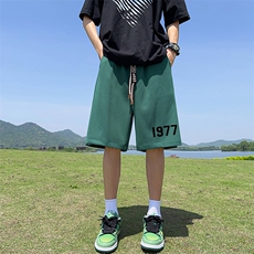 墨绿色