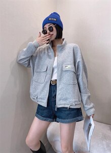现货秋款外套图片