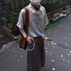 灰色