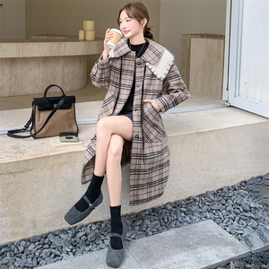 韩系俏皮娃娃领格纹毛呢大衣女2025年秋冬季新款显瘦长款呢子外套图片