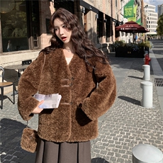 美拉德韩系咖色皮毛一体羊羔毛外套女秋冬2025新款独特漂亮巨好看，女装皮草，2C116