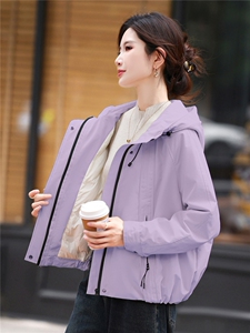 高级感羽绒服女短款秋冬2025新款流行小个子时尚减龄连帽外套图片