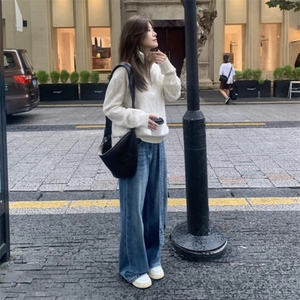 女士秋冬羊毛扭花半开拉链毛衣羊毛图片
