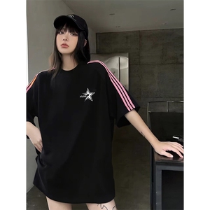 抖音得物品质二开240克宽松纯棉美式潮牌印花三条杠中性风短袖T恤图片