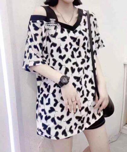 网红气质款露肩小衫，女装，雪儿伊秀