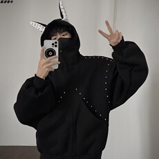 黑色