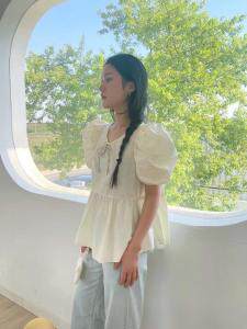 泡泡袖小裙摆水钻蝴蝶结胸针精致纯棉上衣小衫，女装，欧尼蒂