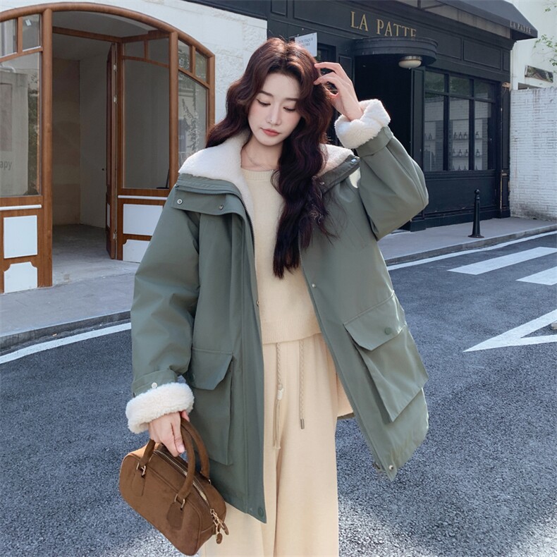 绿色羊羔毛翻领派克服女2025年冬季新款韩系休闲加绒加厚棉衣外套图片