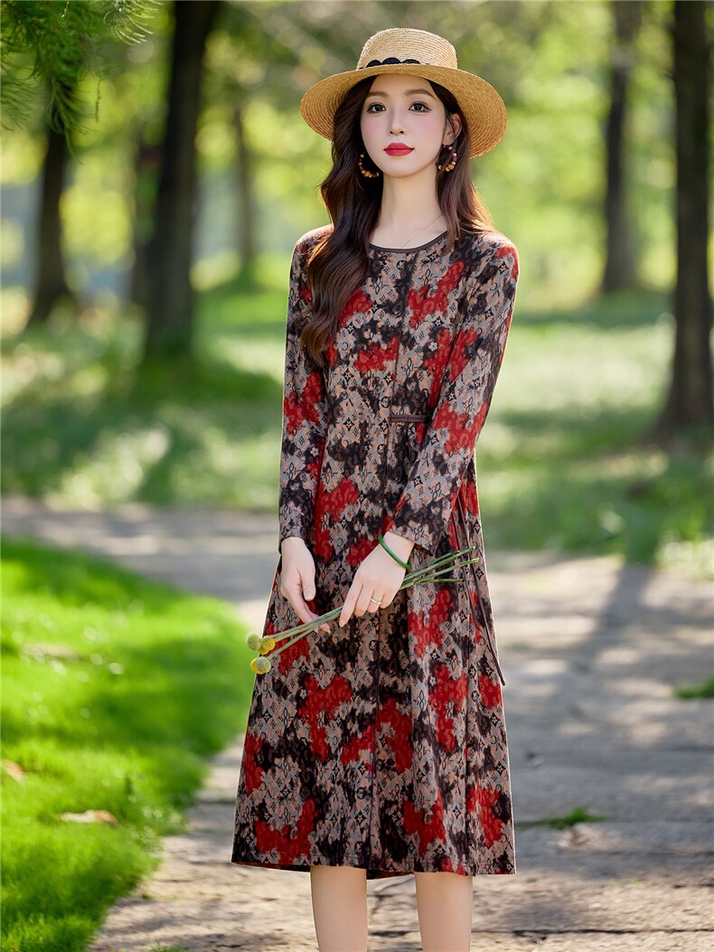 水衣源2408款针织提花中长款宽松连衣裙妈妈装,女装连衣裙,水衣源