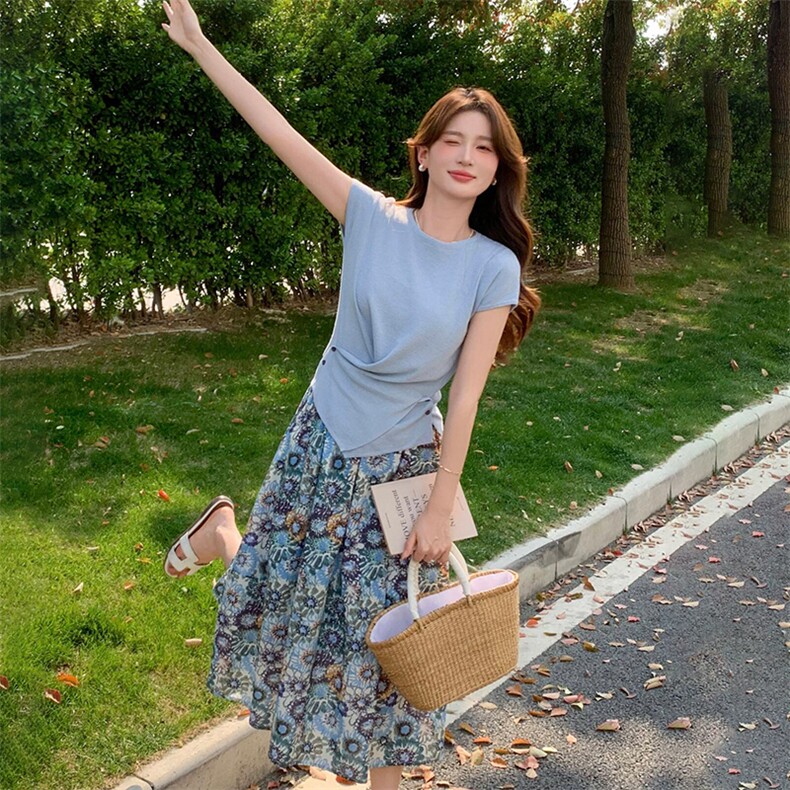 2025年夏季新款时尚气质韩版短袖两件套裙，女装套装/套裙，心心服饰