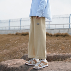 卡其色