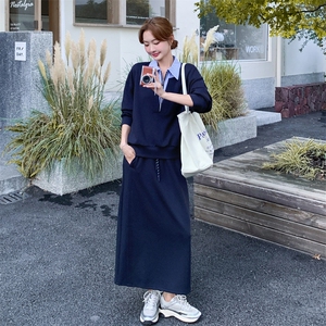 藏青色休闲条纹拼接卫衣套装女2025年春秋季新款显瘦半身裙两件套图片