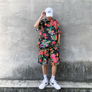 灰色