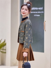 现货2025年新款小香风粗花呢套裙秋冬淑女短外套麂皮绒百折裙短裙，女装套装/套裙，尚洛菲