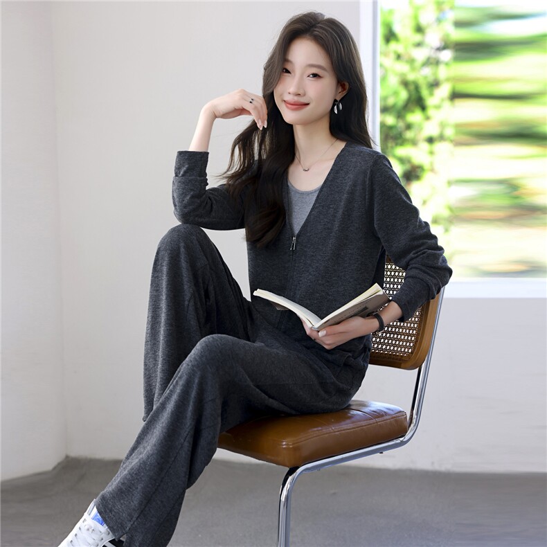 2025年秋时尚假两件套头撞色圆领休闲套装,女装套装/套裙,依恋蒂丝