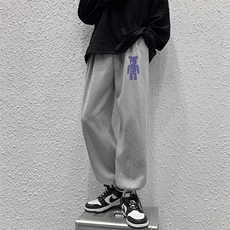 灰色