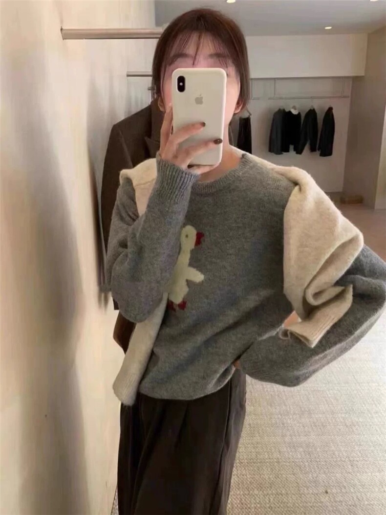 可爱小鸭子图案宽松显瘦仿羊毛针织衫图片