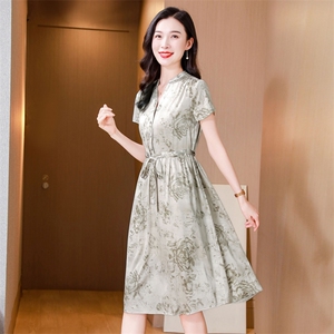 新款真丝弹力缎面真丝连衣裙女夏2025新款气质收腰显瘦印花长裙图片