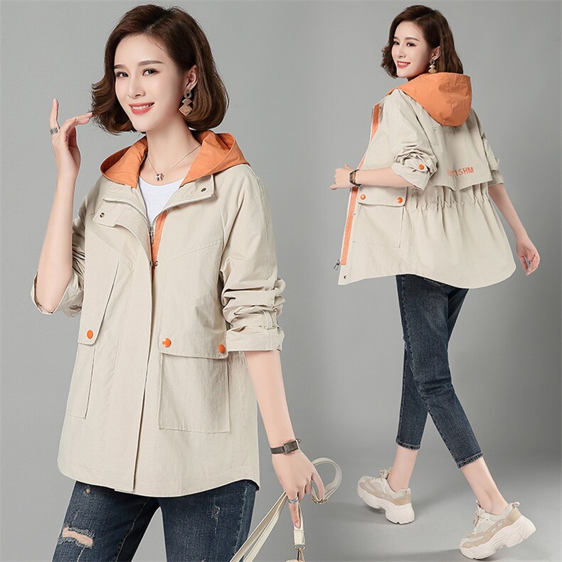 2021春秋季新款简约休闲连帽风衣外套，女装风衣，依万里