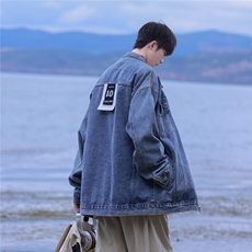 蓝色