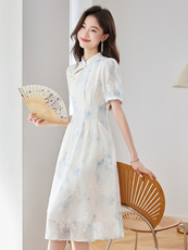 新中式国风刺绣连衣裙女2025夏季新款小个子修身气质改良旗袍裙子，女装连衣裙，美沁