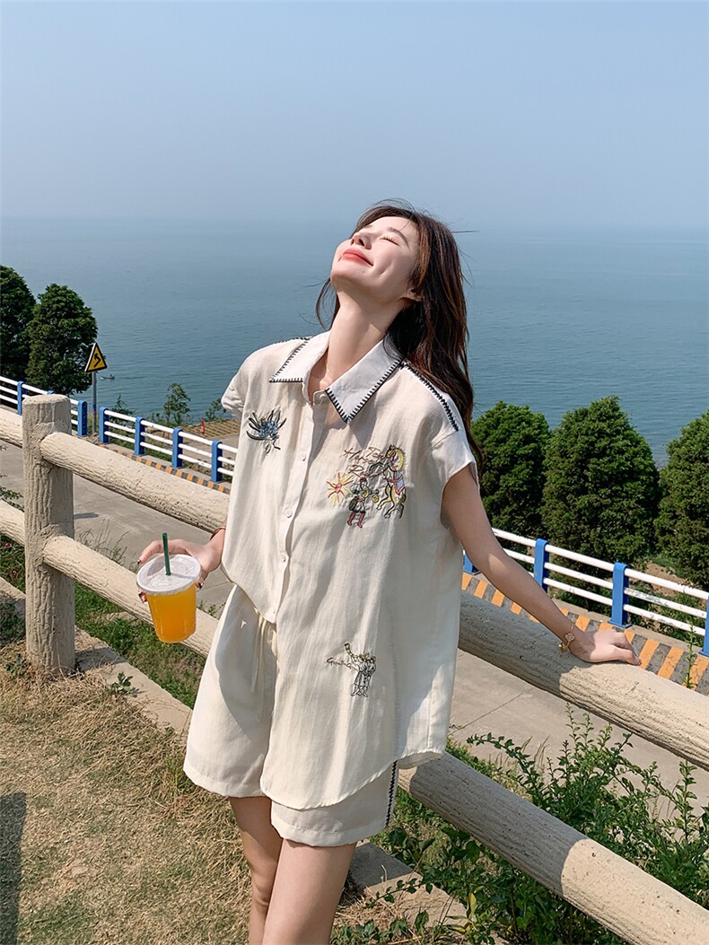 米白色刺绣衬衫套装女2025夏季新款韩版小个子洋气时尚短裤两件套,女装套装/套裙,浙宝301