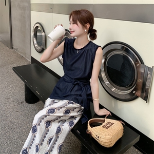 休闲气质减龄背心碎花阔腿裤套装女夏2025新款又酷又飒穿搭两件套图片