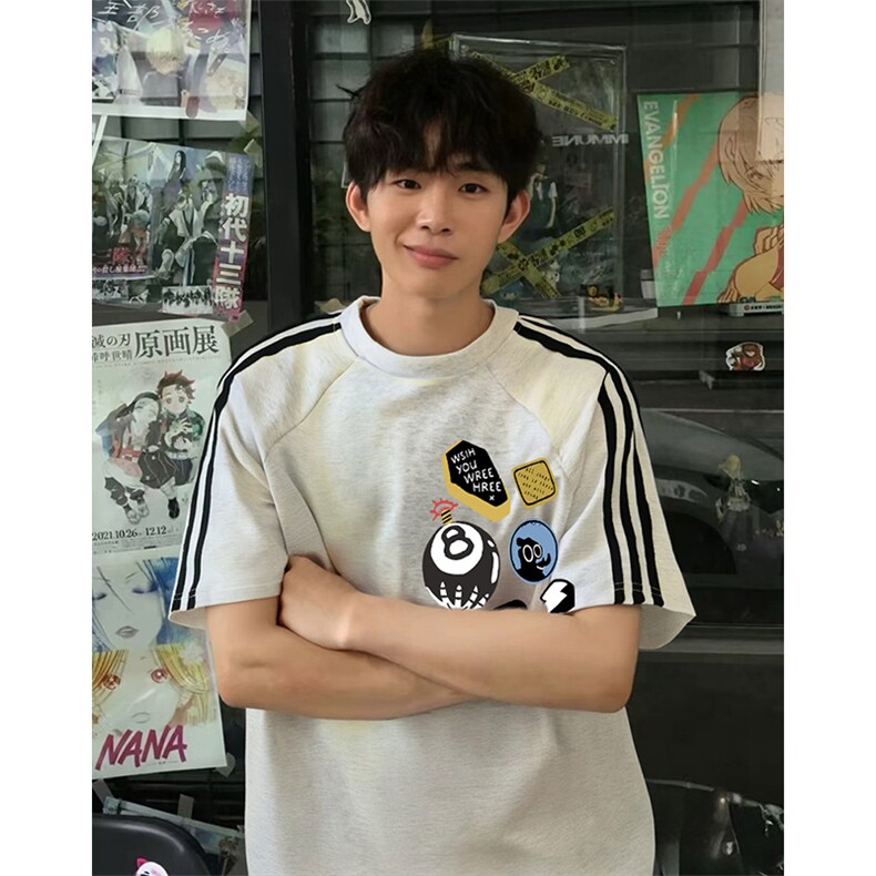 抖音得物品质二开240克宽松纯棉美式潮牌印花三条杠中性风短袖T恤，男装T恤，电商A486