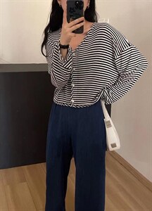 条纹开衫休闲牛仔裤图片
