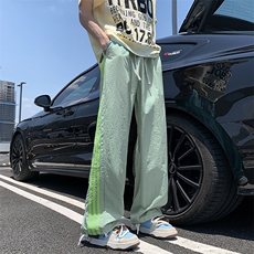 浅蓝色