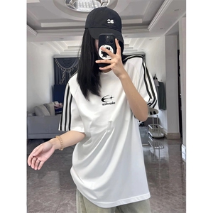 抖音得物高品质二开240克宽松纯棉美式潮牌三条杠织带短袖T恤图片