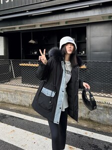 2021年冬装牛仔拼接羽绒服，时尚潮流。,女装羽绒服,非布可衣