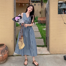 【新品现货】V领条纹背心连衣裙2C317A-8816-P135-K188，女装连衣裙，2C317A