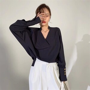 《现货》宽V灵动设计感衬衣图片
