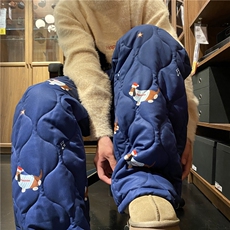 深蓝色
